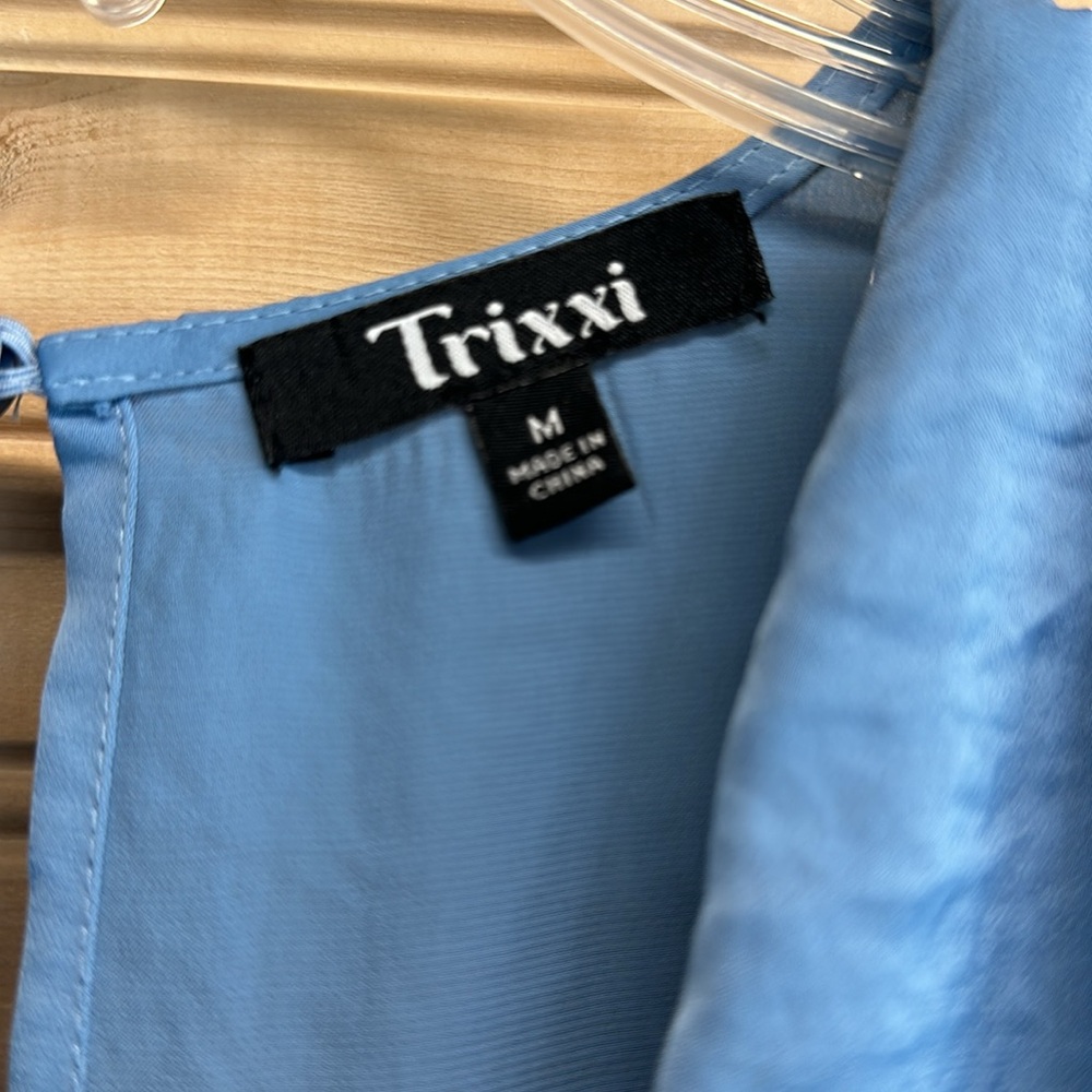 Trixxi Dress Size Medium NWT Beautiful Blue and Cute Sleeves - Picture 8 of 8